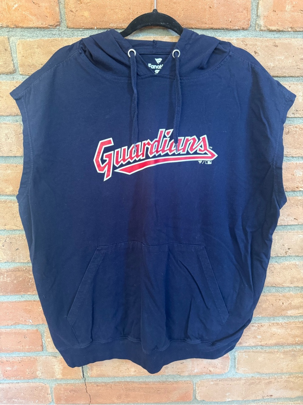 Guardians sleeveless sweatshirt